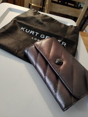Kurt Geiger Women's Quilted Metallic  Clutch Wallet NWOT..